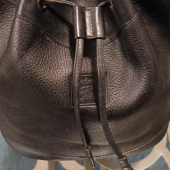 Burberrys Vintage Leather Bucket crossbody with Tassels & dust bag Black EUC - Picture 2 of 8